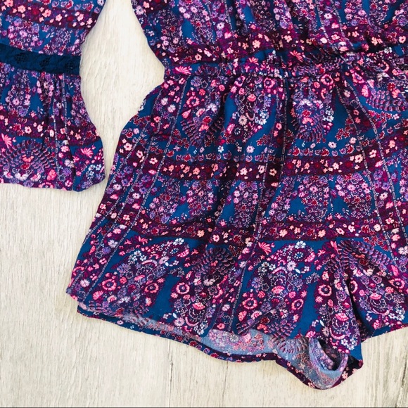 AEO Floral Bell Sleeve Romper - Picture 4 of 8